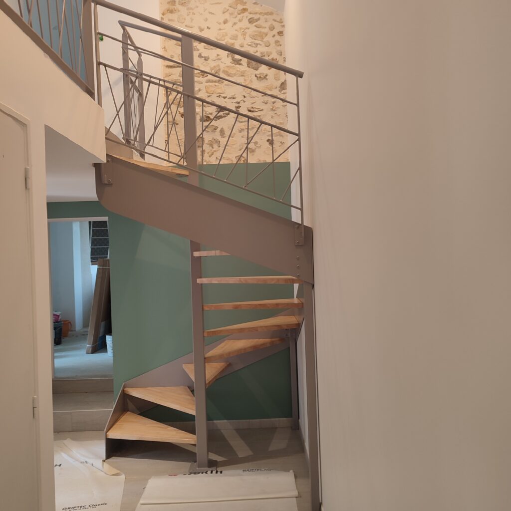 Escalier 2/4 tournant