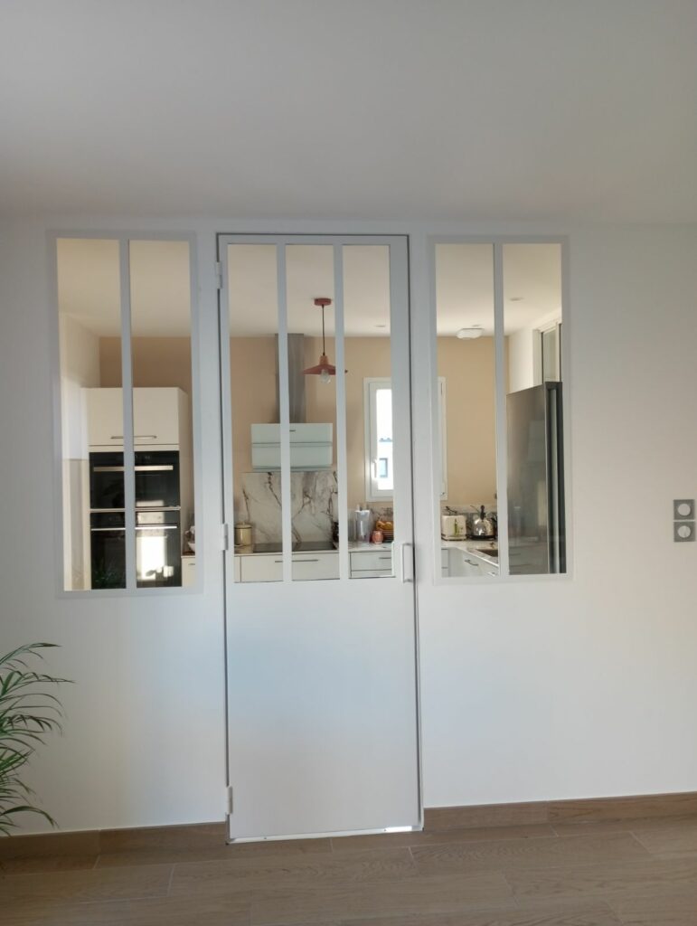 verrière sur mesure en métal blanche