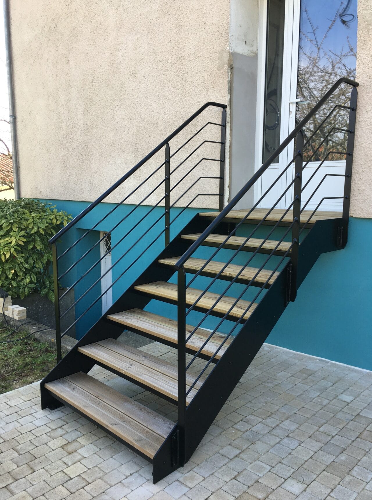 Escalier droit avec limon latéral