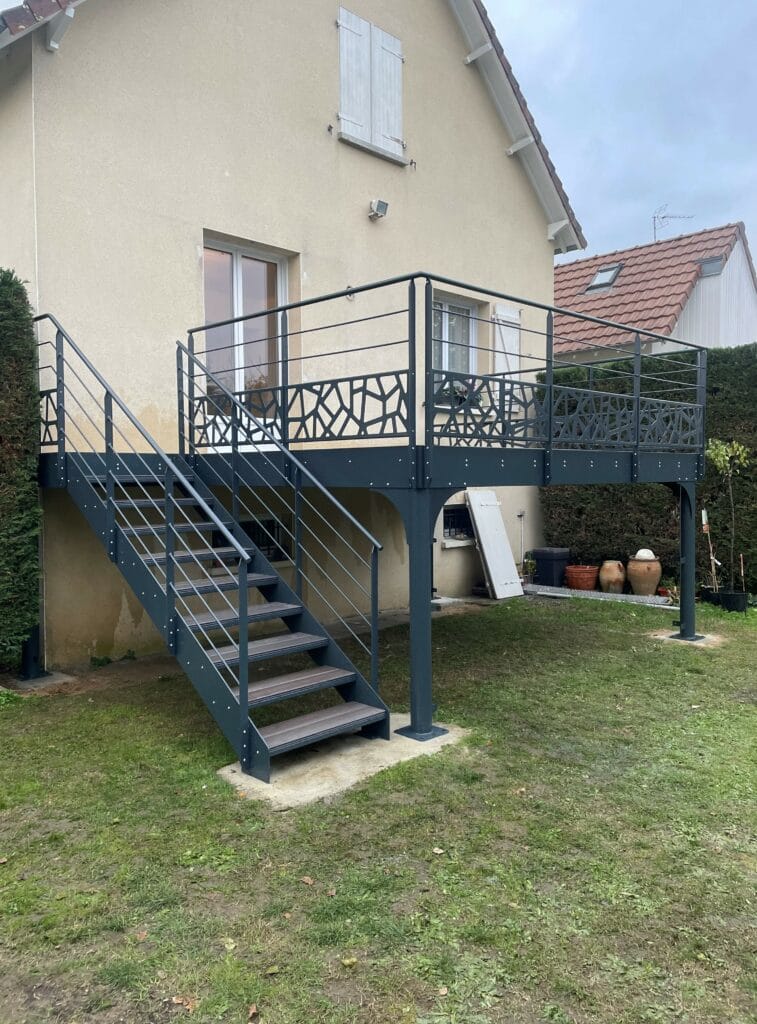 Terrasse en acier thermolaqué