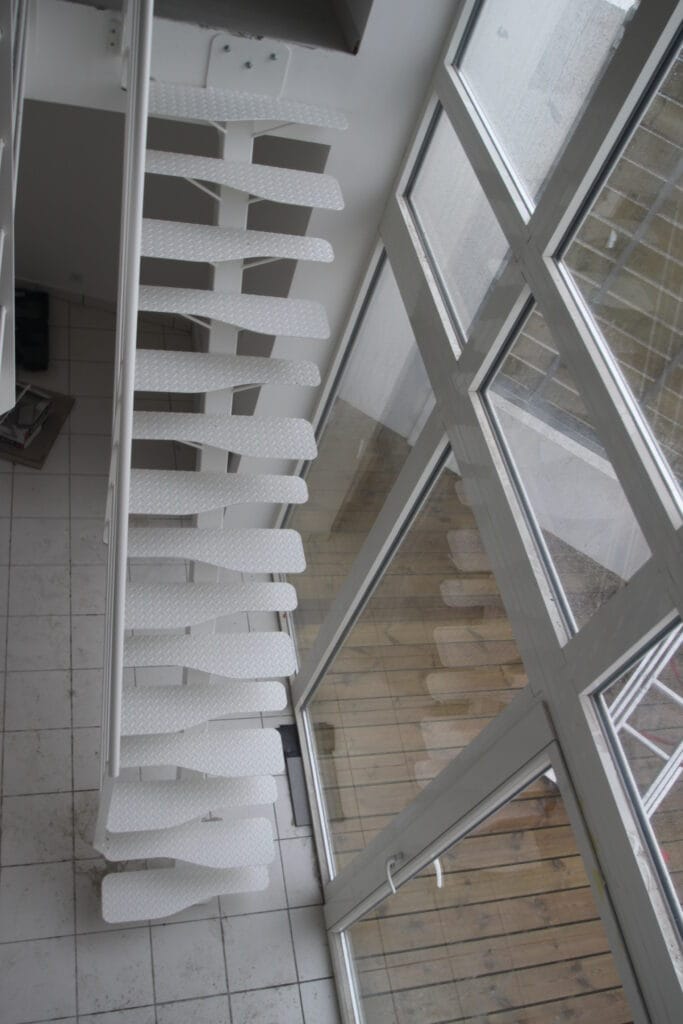 Escalier japonais droit limon central