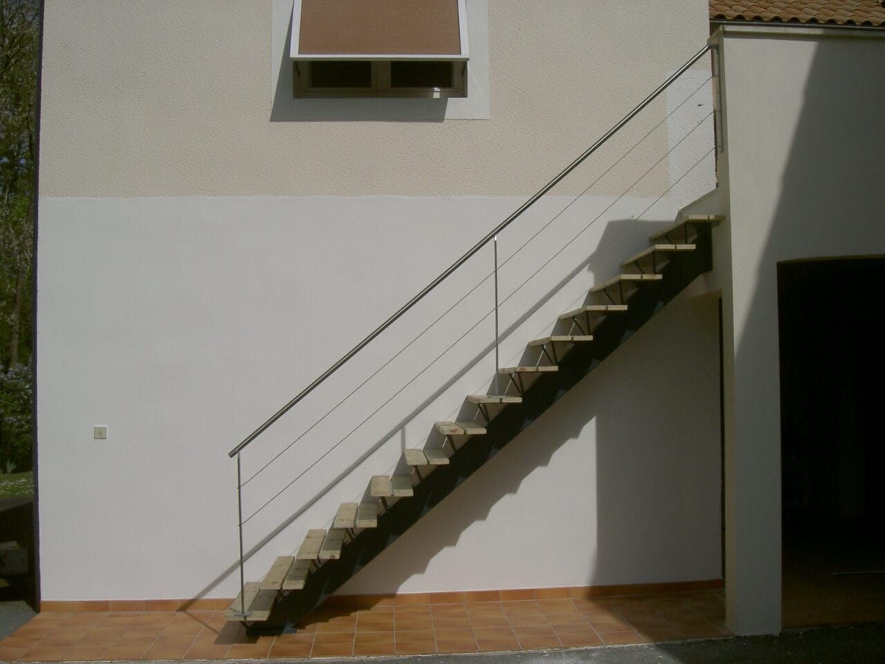 Escalier droit limon central