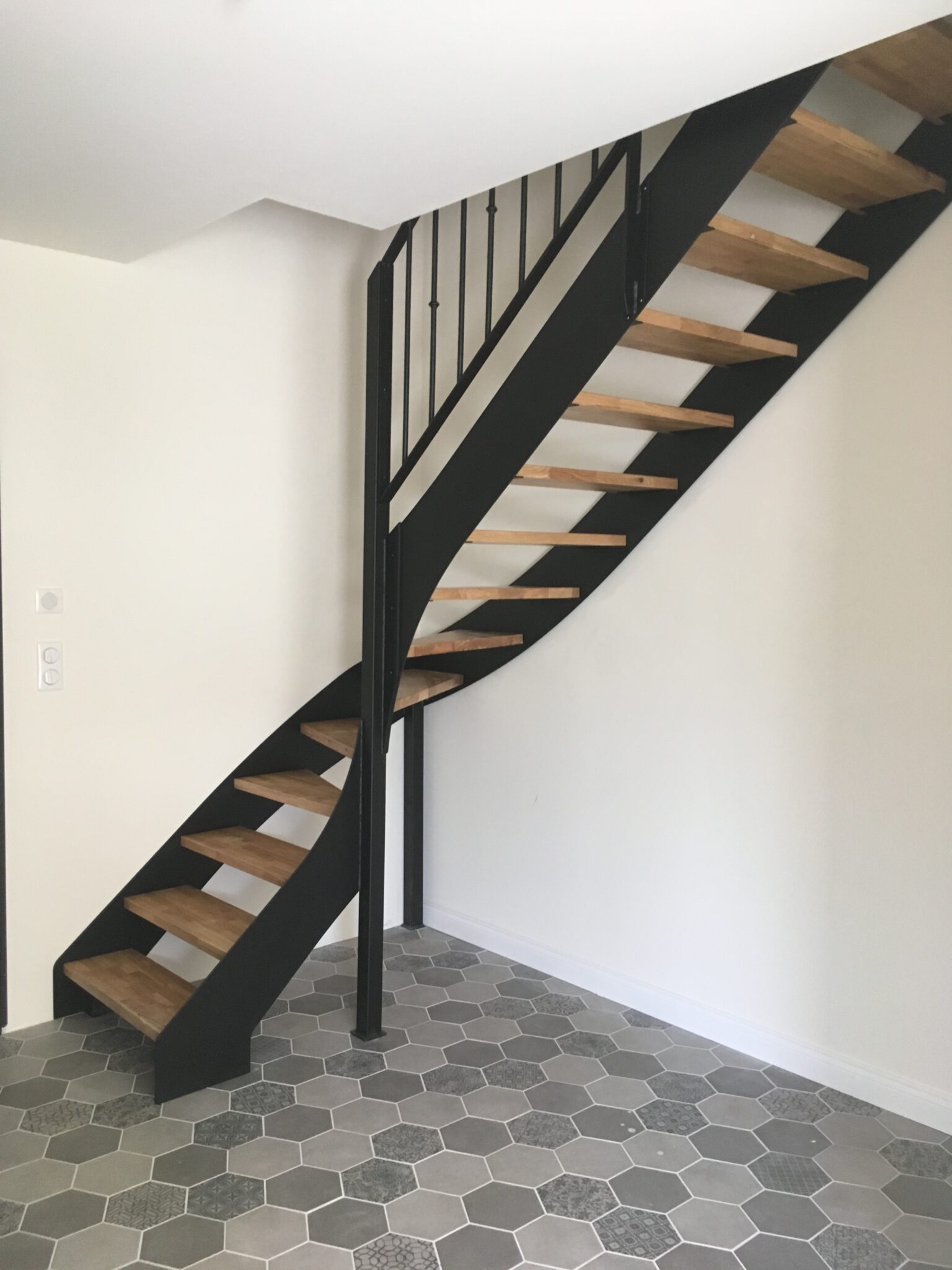 Escalier Balancé : Design Sur Mesure pour Un Rendu Unique