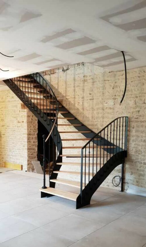 Escalier Balancé : Design Sur Mesure pour Un Rendu Unique