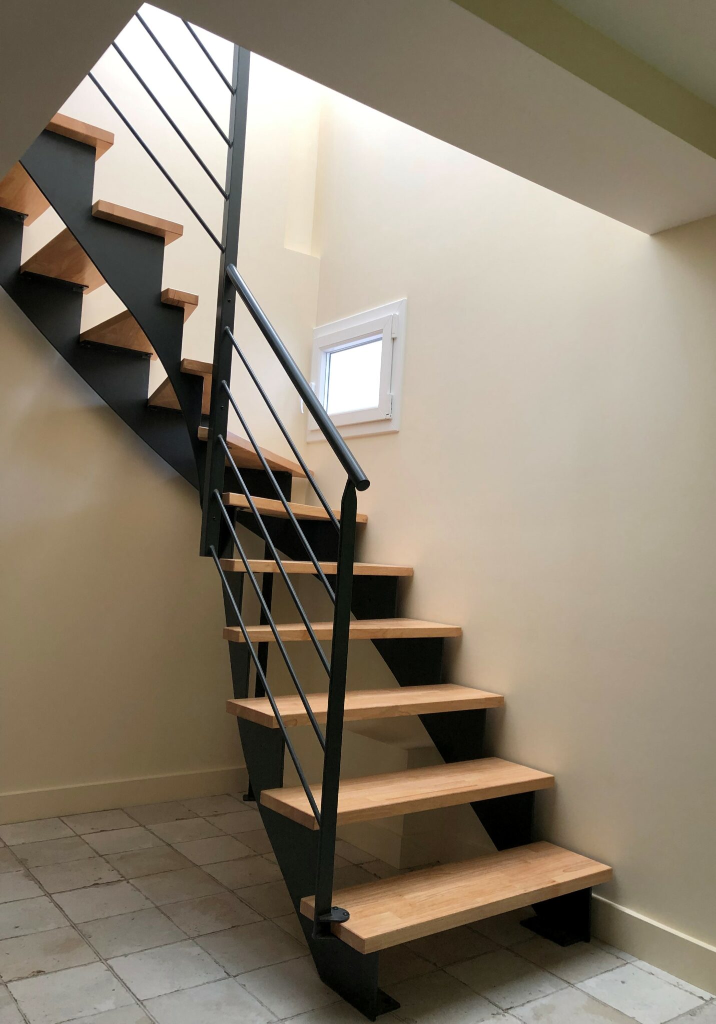 Escalier Balancé : Design Sur Mesure pour Un Rendu Unique