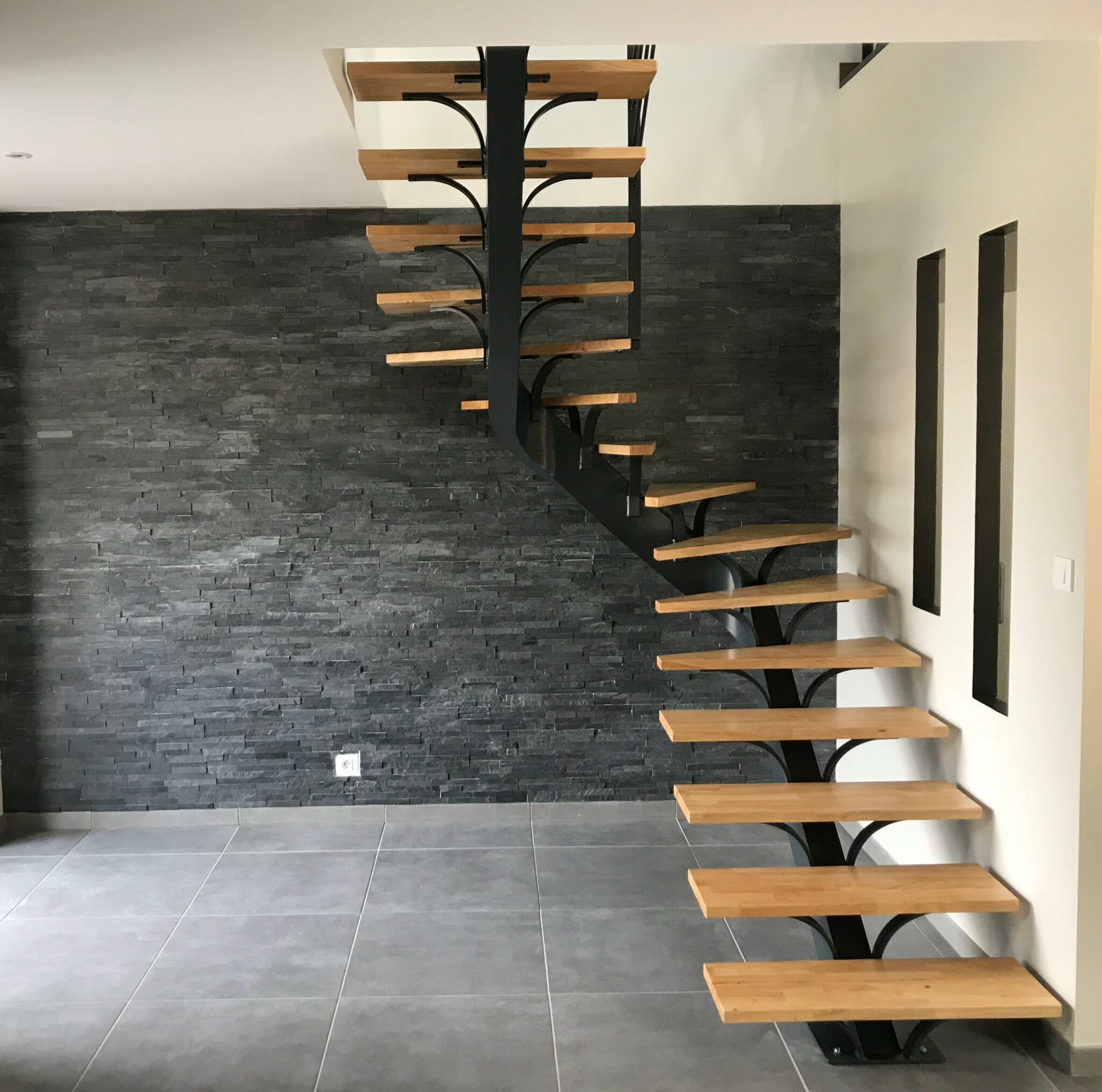 Escalier Limon Central Design Sur Mesure Pour Un Rendu Unique